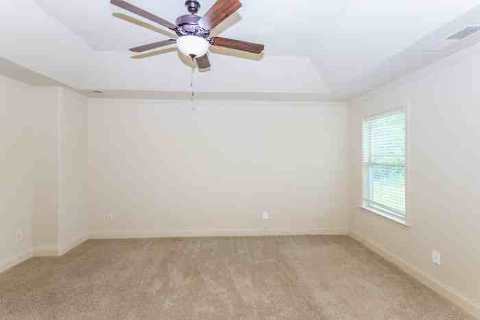 520 Trousseau Ln - Photo 5 of 15