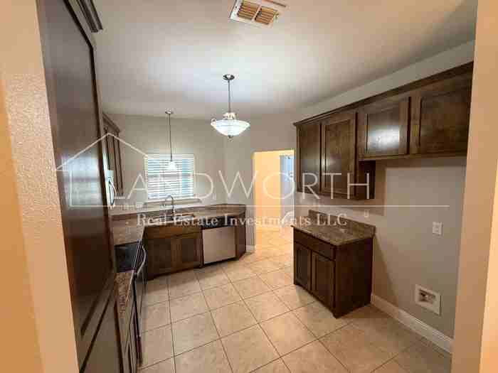 4612 Angus Dr - Photo 4 of 25