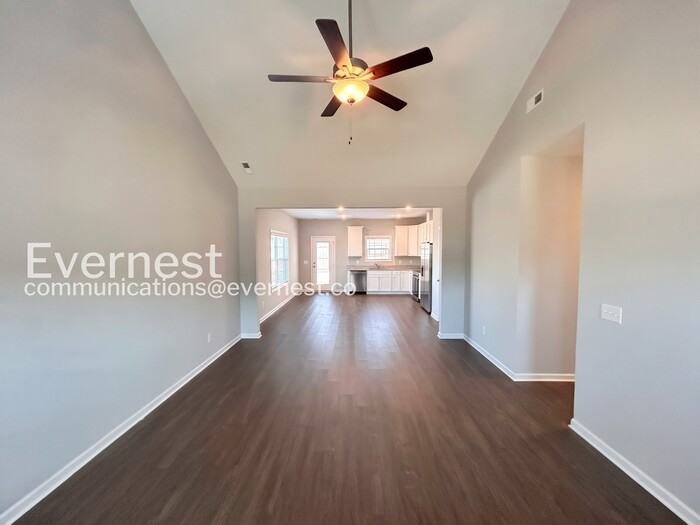 1043 Echo Ridge Rd - Photo 7 of 21