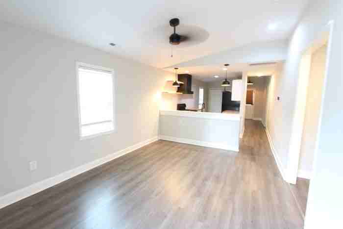 305 Maple St - Photo 2 of 15