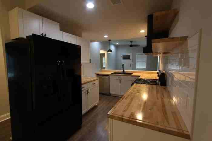 305 Maple St - Photo 5 of 15