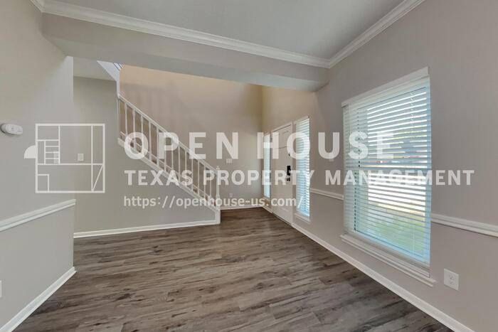 1021 Glenview Dr - Photo 4 of 21