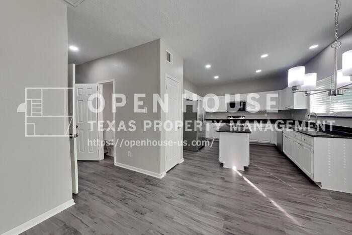 1021 Glenview Dr - Photo 7 of 21