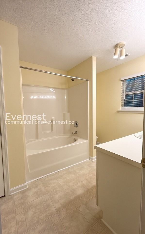 404 Valley Glen Dr - Photo 7 of 25