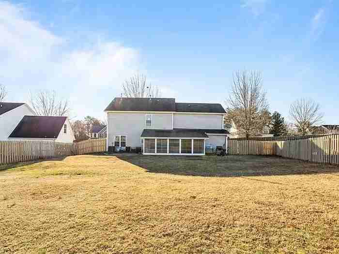 305 Carter Ridge Dr - Photo 3 of 14