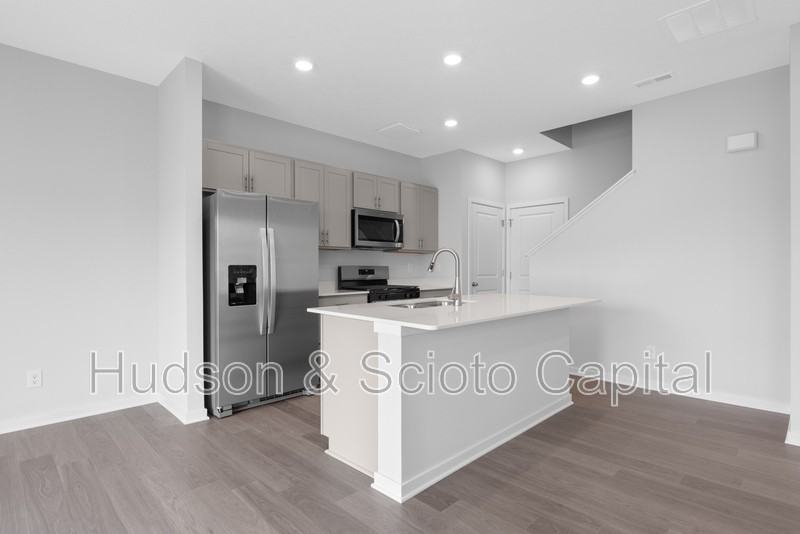 6316 Marinelli Dr S - Photo 7 of 47