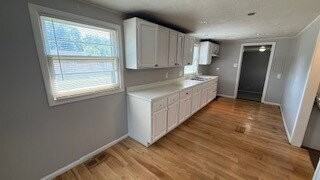 302 N 8th Ave - Photo 4 of 12