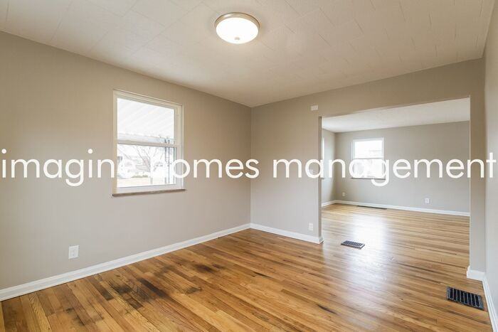 116 S Grove Ave - Photo 5 of 22