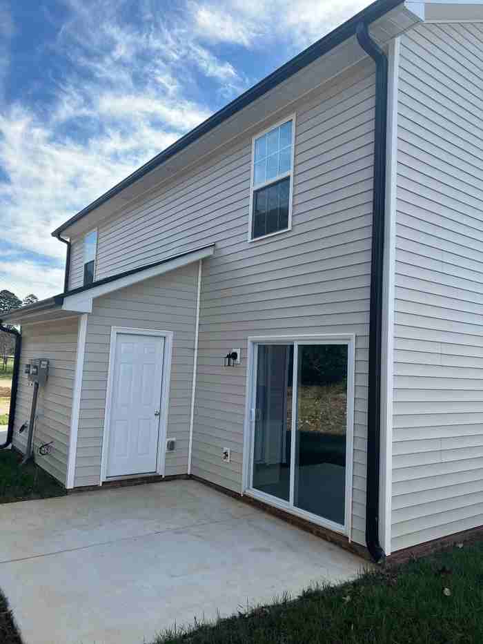 505 E Mills Dr - Photo 2 of 14