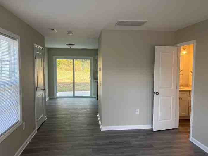 505 E Mills Dr - Photo 3 of 14