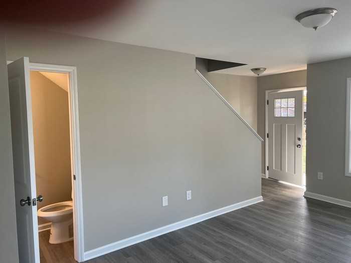 505 E Mills Dr - Photo 5 of 14