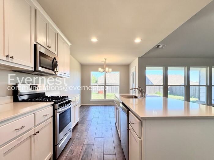 3616 E Rockport St - Photo 6 of 26