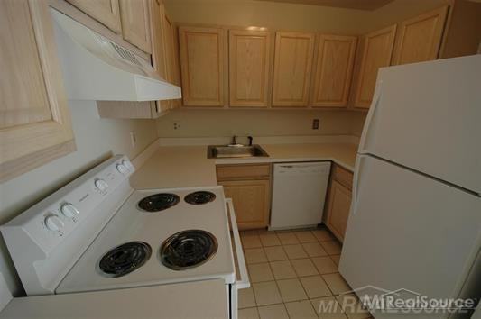 50417 Bay Run S - Photo 2 of 19