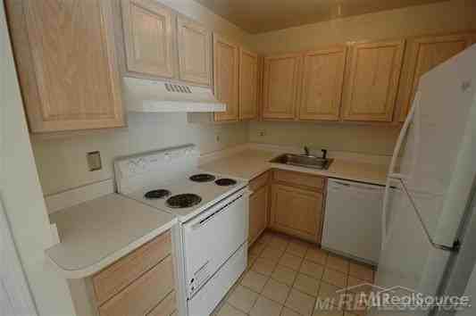 50417 Bay Run S - Photo 3 of 19