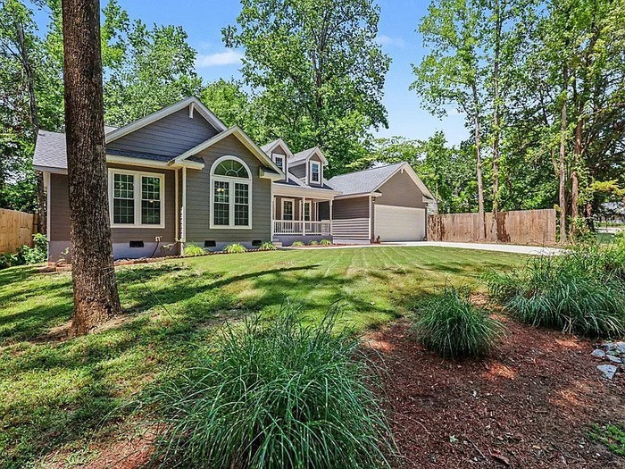 820 E Cardinal Dr - Photo 2 of 28