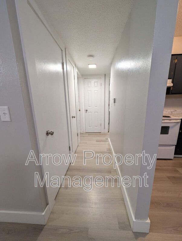 1010 N 16th St #A5 - Photo 5 of 11