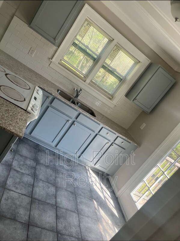 440 Birmingham St - Photo 2 of 6