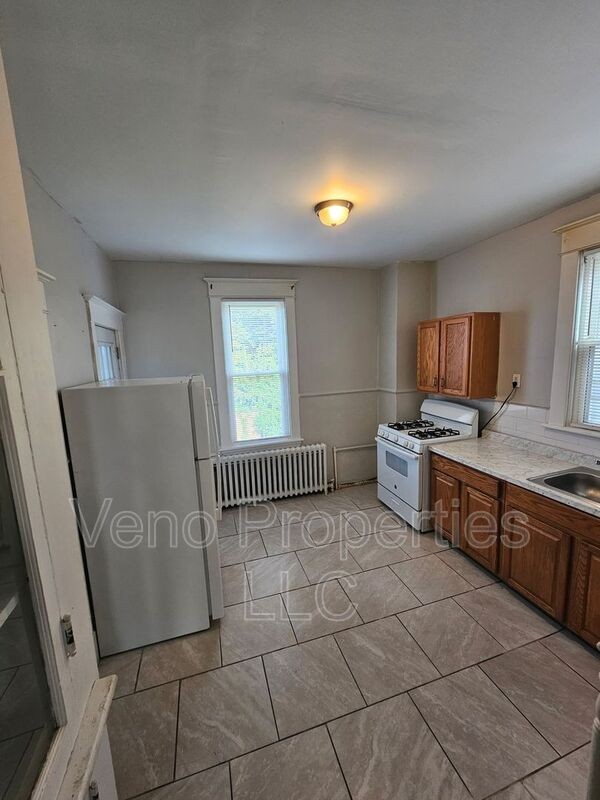 13 Southern Blvd #2 - Photo 2 of 12