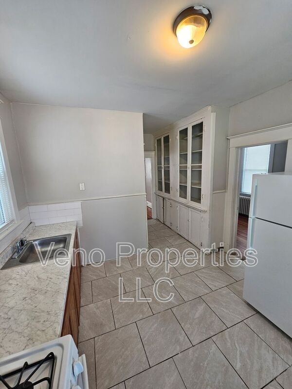 13 Southern Blvd #2 - Photo 3 of 12