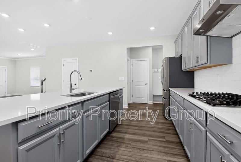 11210 Broadbent Ct - Photo 6 of 29