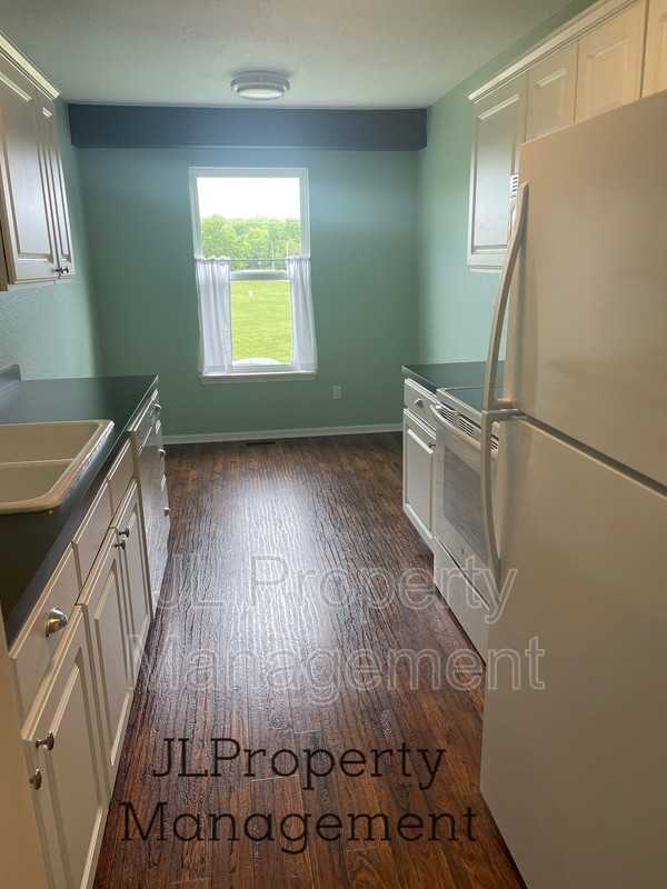 3826 Ne 86th Ter - Photo 3 of 18