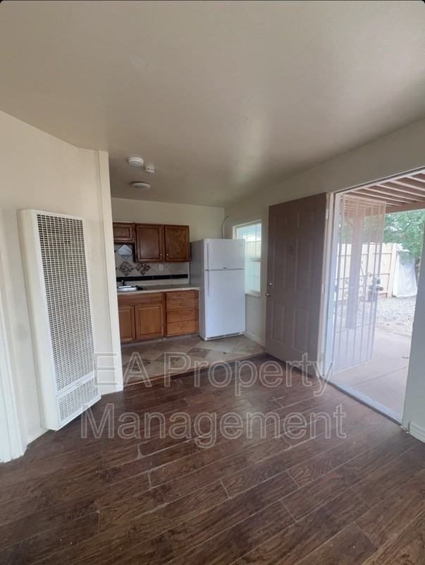 529 Alvarado Dr Se #D - Photo 5 of 16