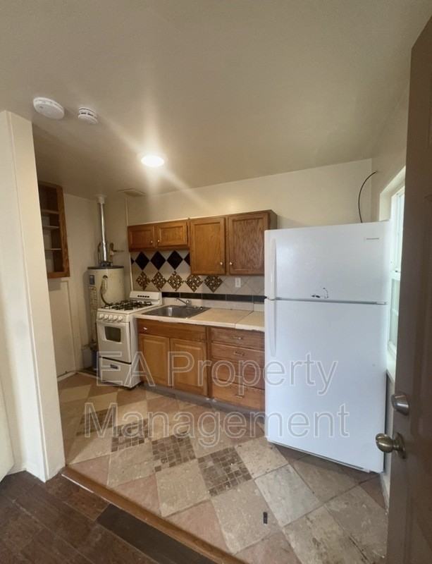 529 Alvarado Dr Se #D - Photo 6 of 16