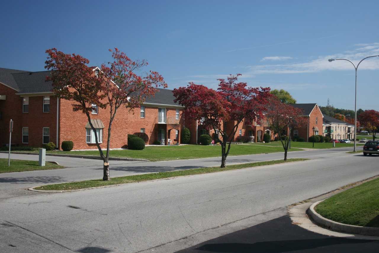 1727 Braeburn Dr - Photo 4 of 8