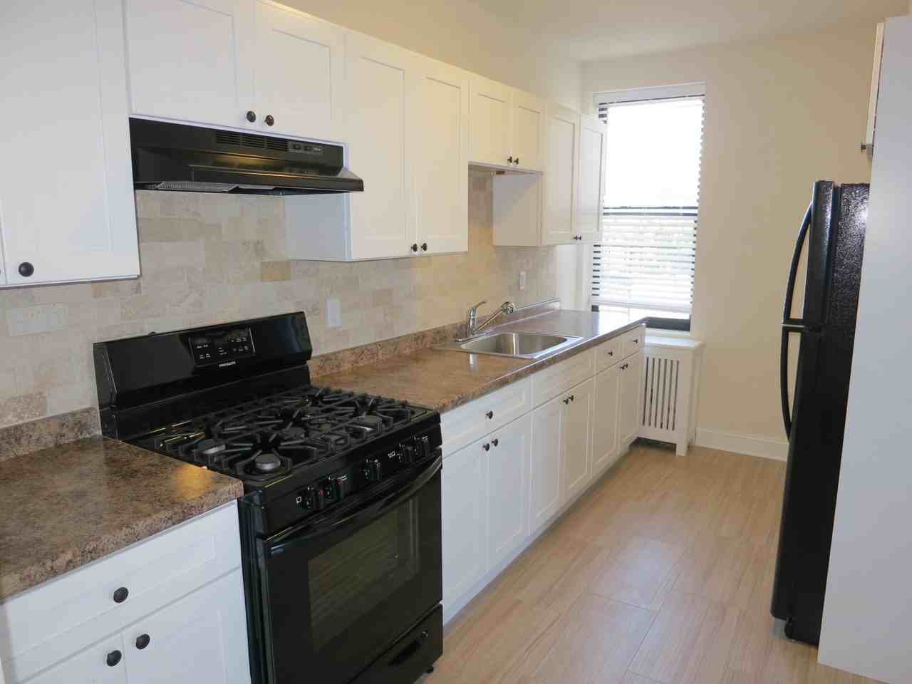 907 87th St #C1 - Photo 2 of 6