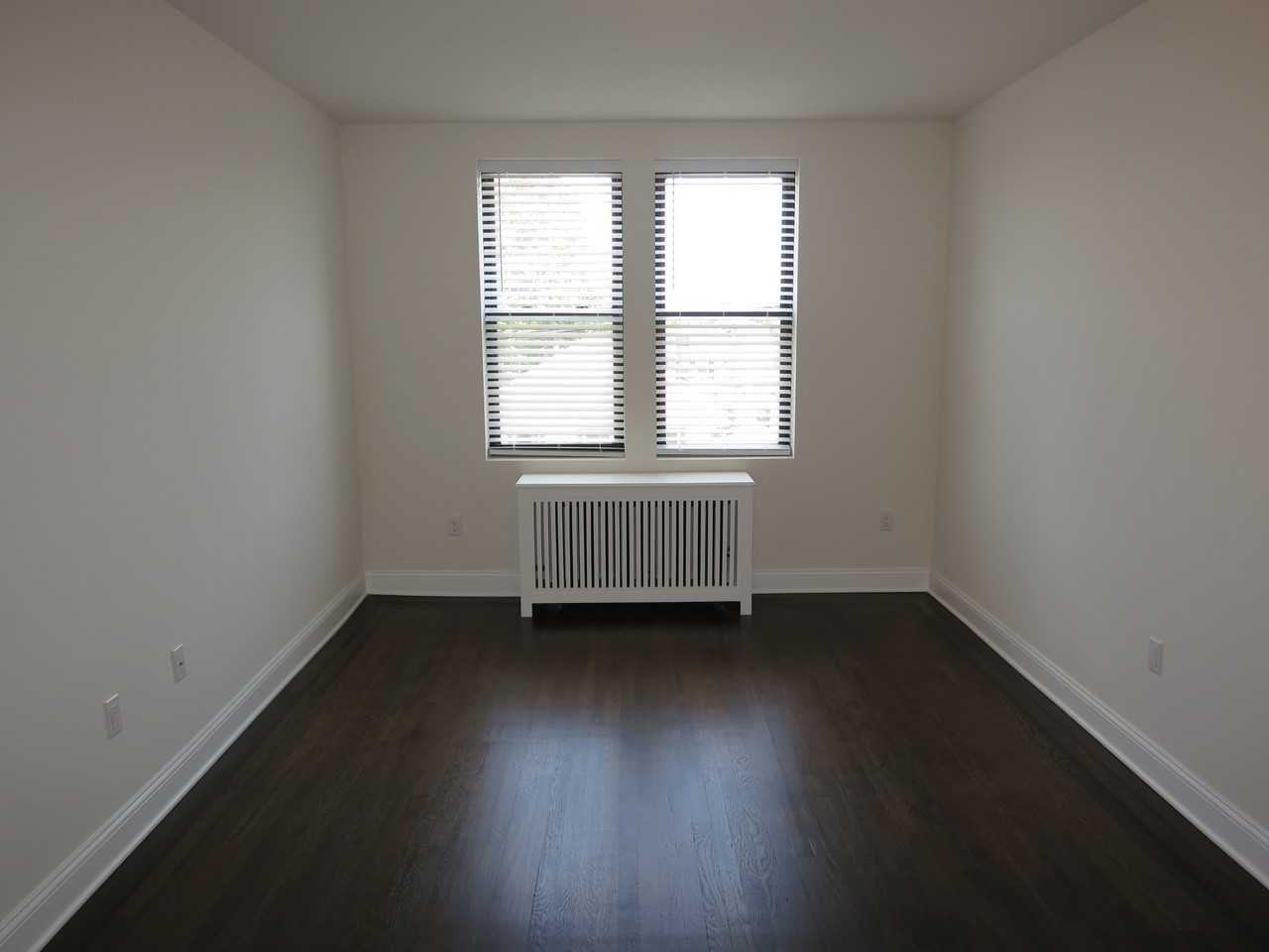 907 87th St #C1 - Photo 3 of 6