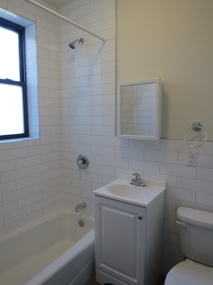 907 87th St #C1 - Photo 5 of 6
