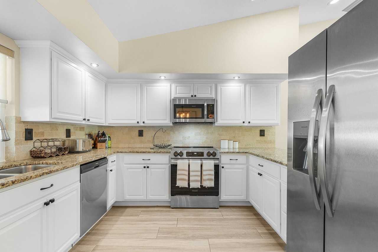 21442 Bancroft Ave #NA - Photo 3 of 19