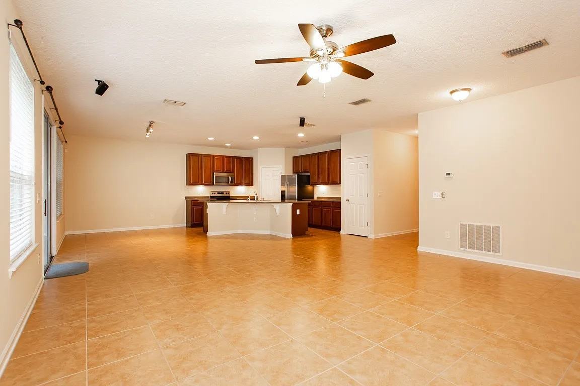 3049 Covenant Cove Dr #NA - Photo 6 of 17