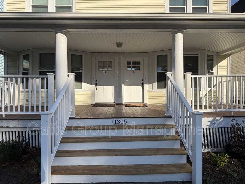 1305 W 106th St - Photo 2 of 15
