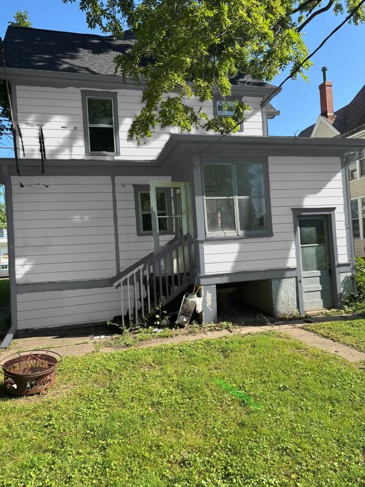 217 E Davenport St #NA - Photo 2 of 14