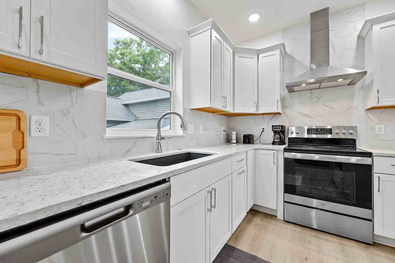 217 E Davenport St #NA - Photo 6 of 14