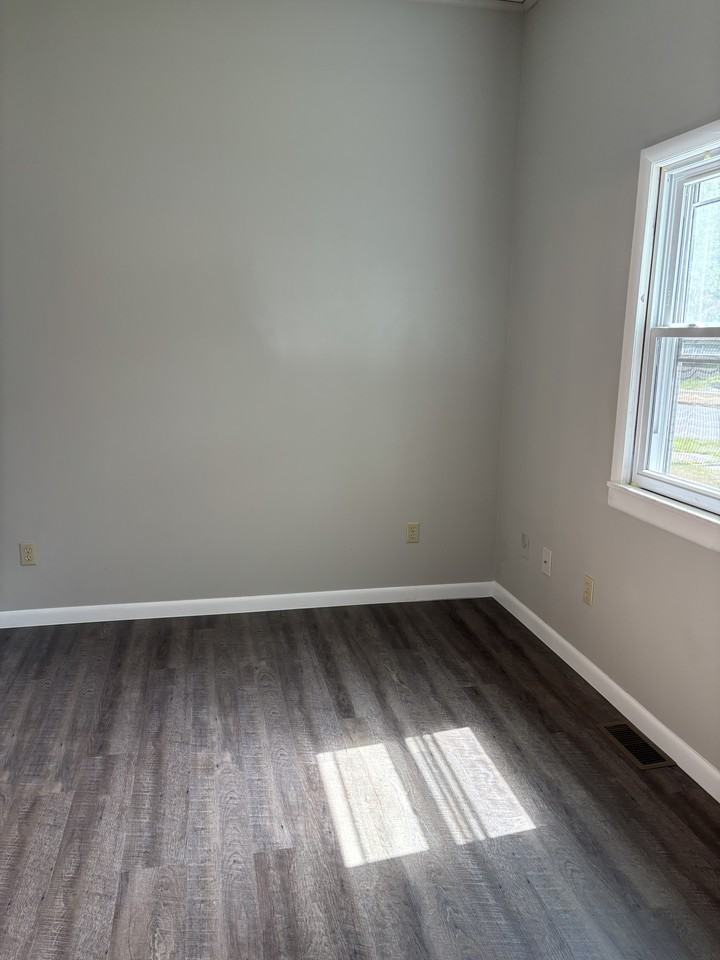 245 E Walnut St #245A - Photo 7 of 11