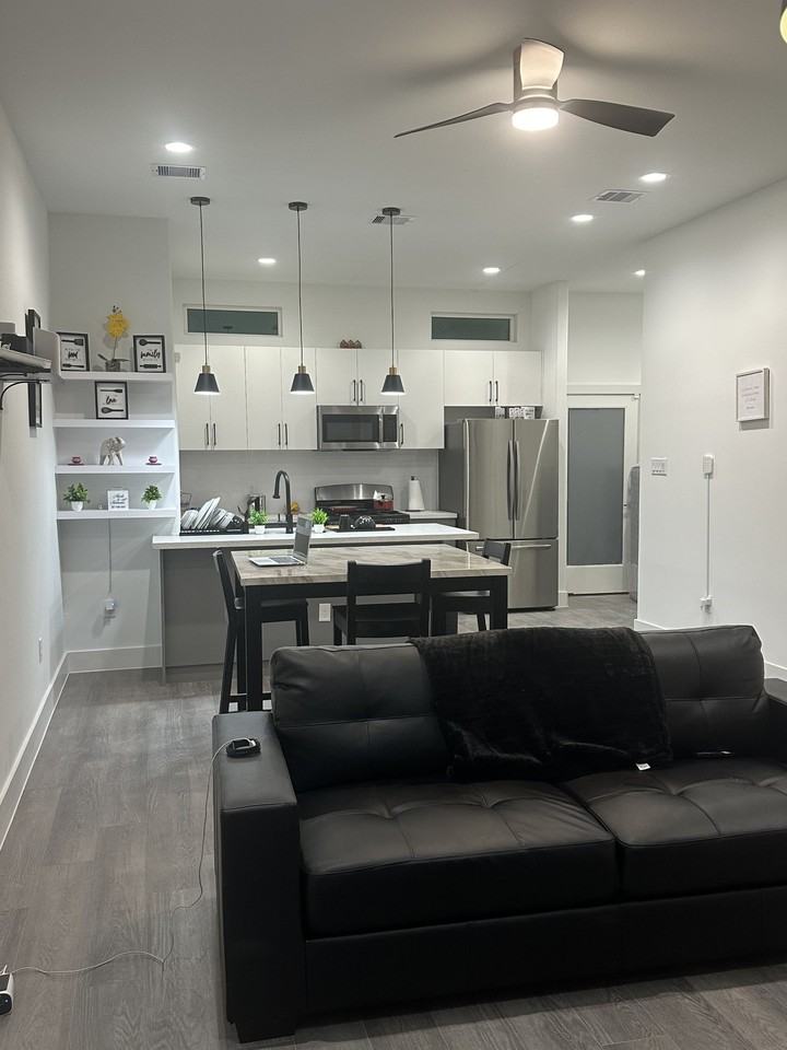 3230 Reeves St #NA - Photo 2 of 9