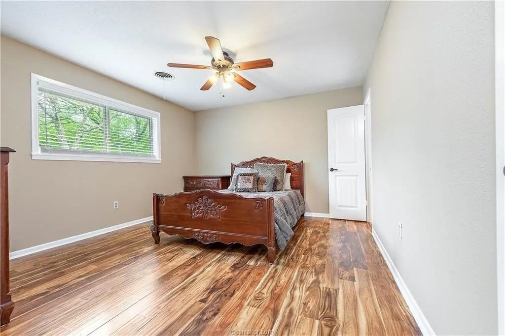 1210 Haines Dr #NA - Photo 4 of 19