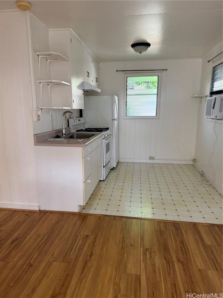 855 9th Ave - Photo 6 of 12
