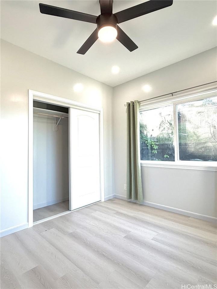 3323 Castle St - Photo 3 of 10