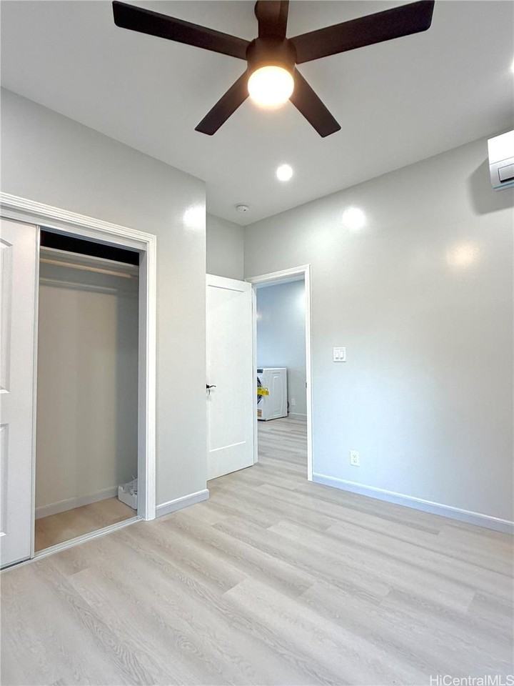 3323 Castle St - Photo 4 of 10
