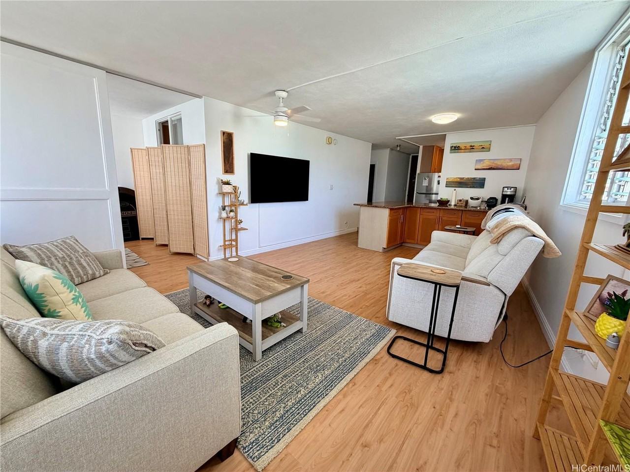 435 Seaside Ave #909 - Photo 3 of 20