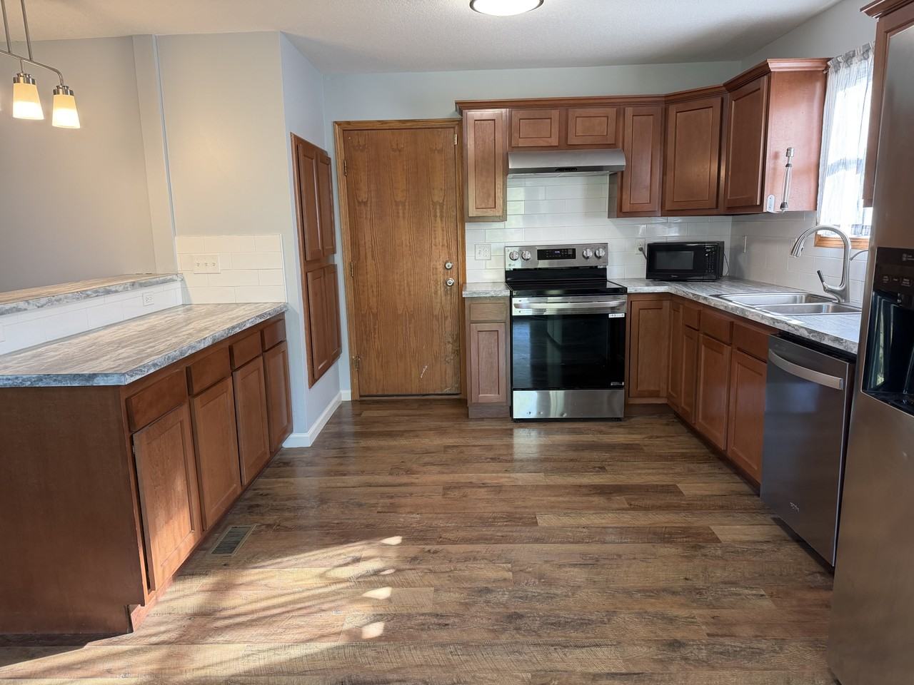 630 Scott St #NA - Photo 3 of 24