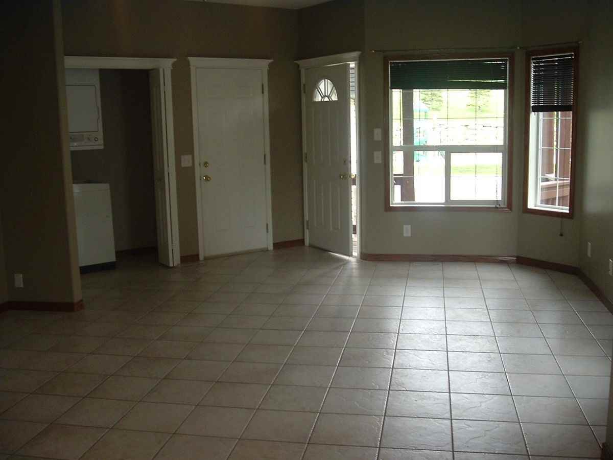 141 Bow Ridge Cres - Photo 5 of 37