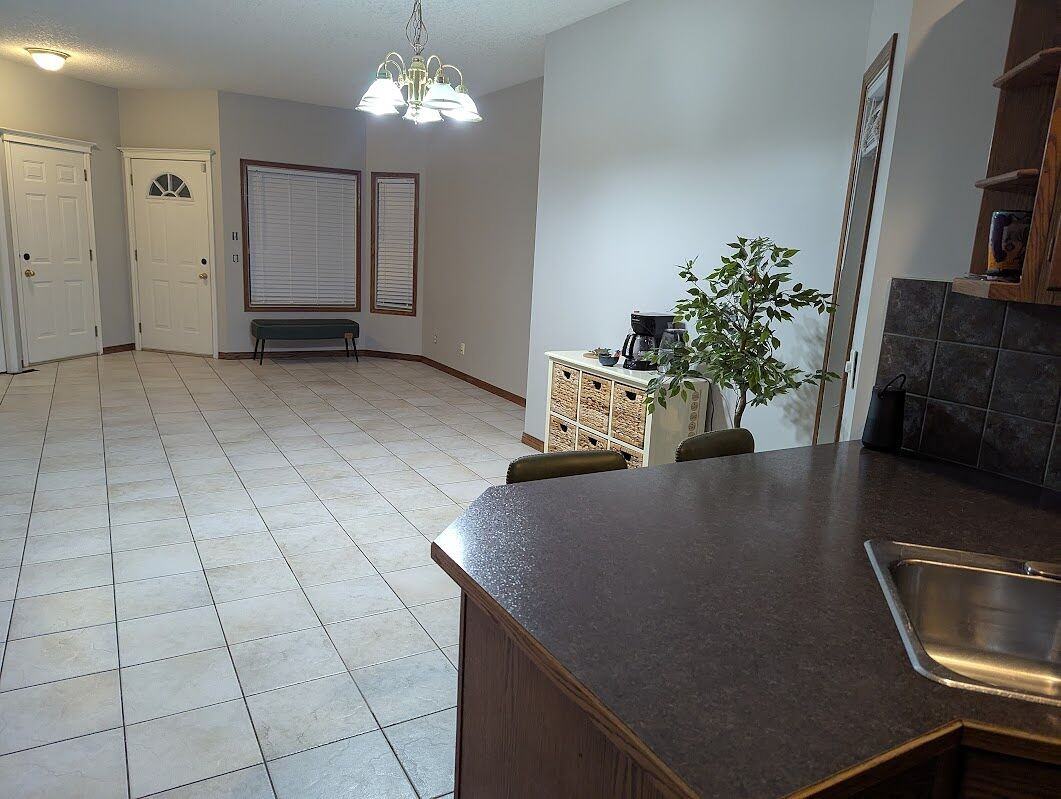 141 Bow Ridge Cres - Photo 7 of 37
