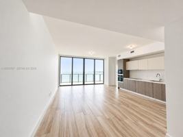 featured image of NE 29th St & Biscayne Blvd