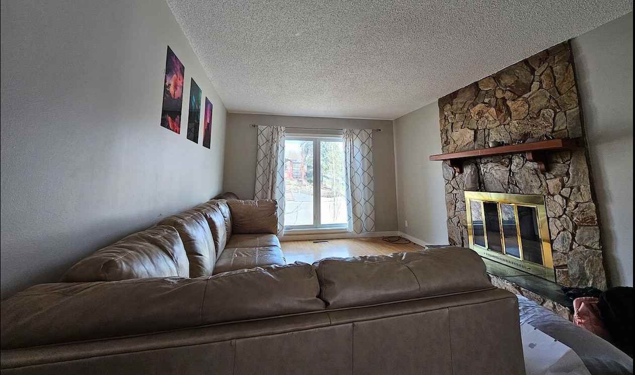 1847 76 Ave Se - Photo 5 of 13