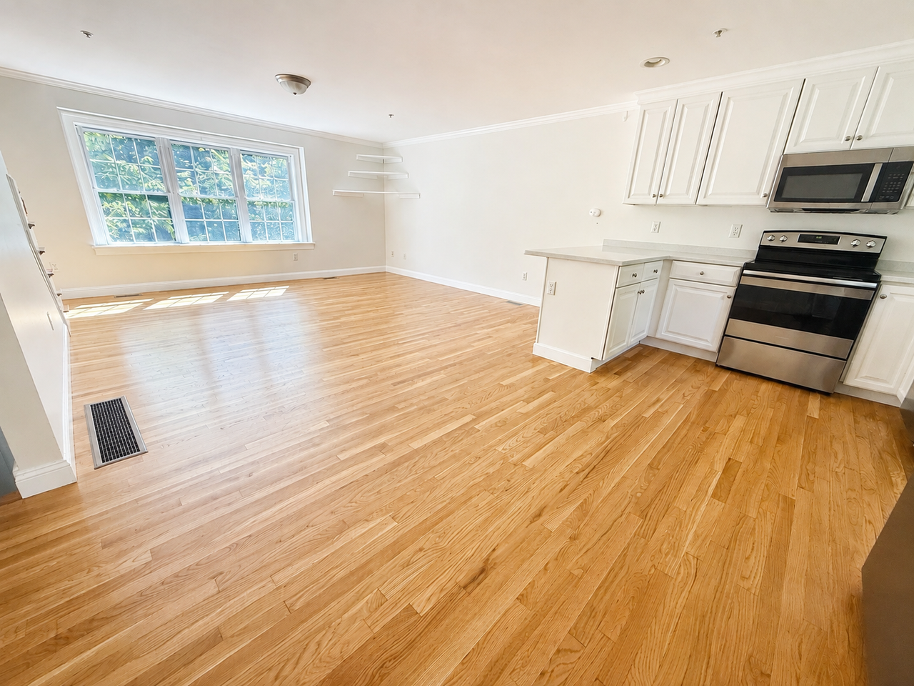 246 Main St #4 - Photo 4 of 16