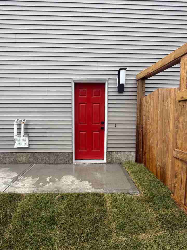 1513 Grant Way Nw - Photo 3 of 29